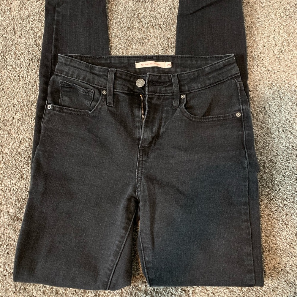 Levi’s 721 High Rise Skinny Distressed Black Jean